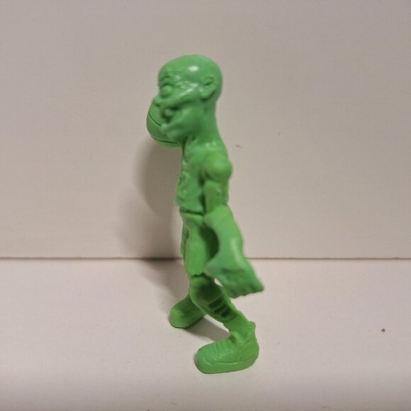 Jump Shot Rot SLUG Zombies Green Basketball Playing Zombie Jakks 2012 Series 2 - Picture 3 of 7